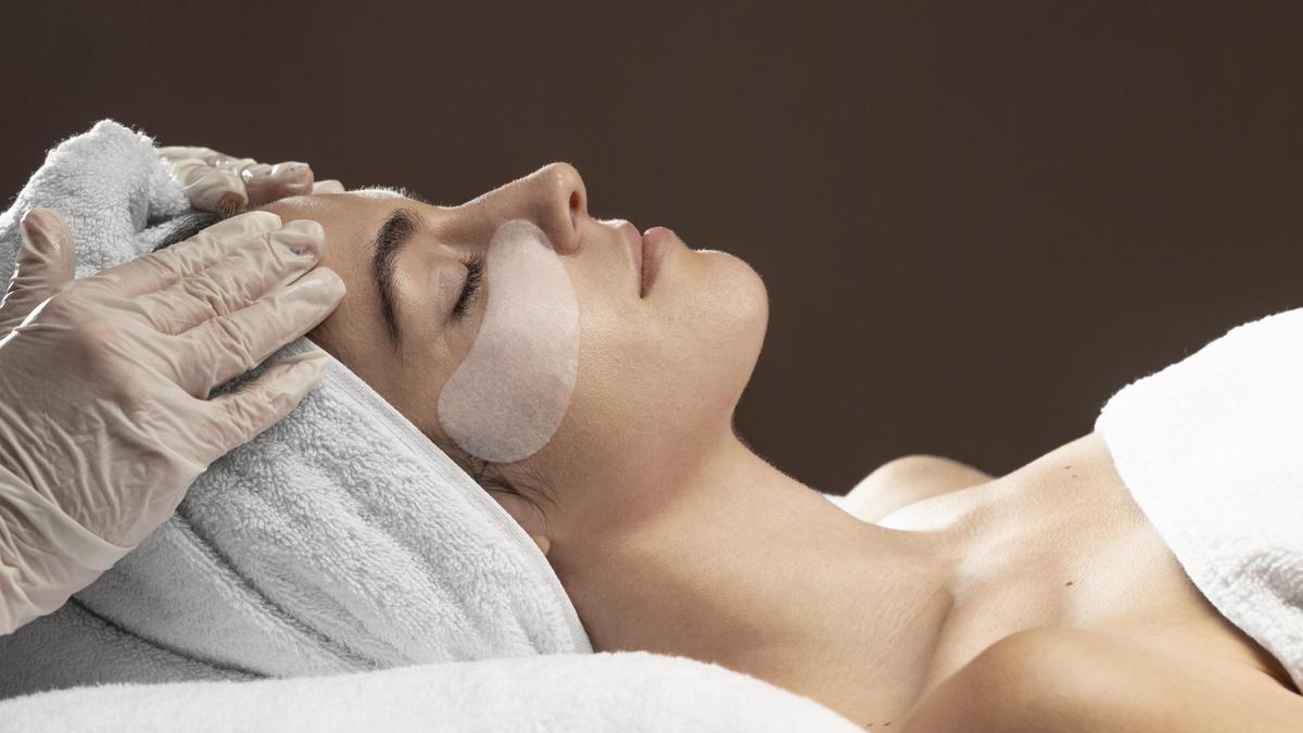 young-woman-relaxing-beauty-salon